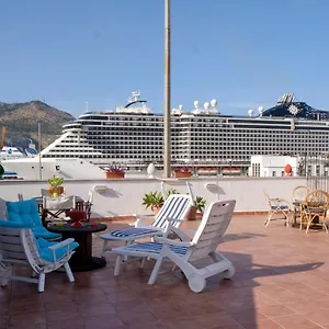 Attico Con Terrazza Sul Porto Apartment