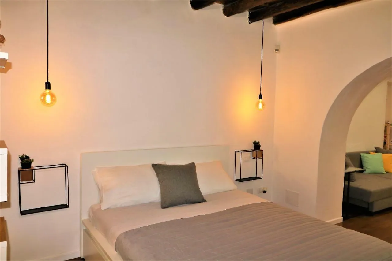 Palermo Home White Home Apartment